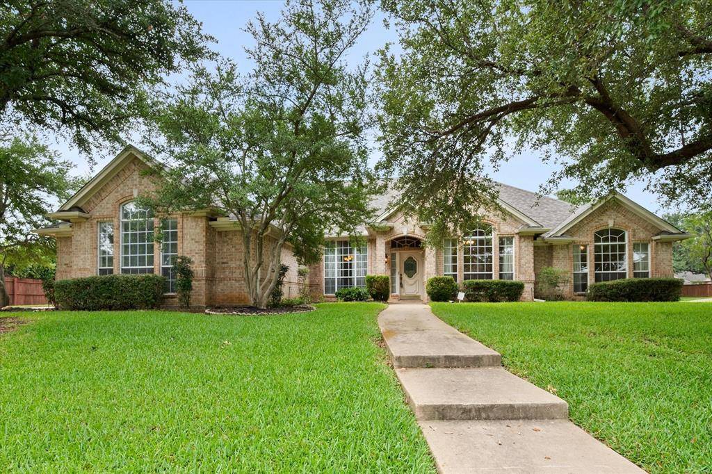 8904 Thornway Drive, North Richland Hills, TX 76182