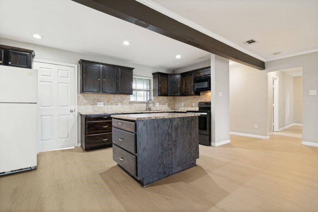 2426 Whit Drive, Mesquite, TX 75150