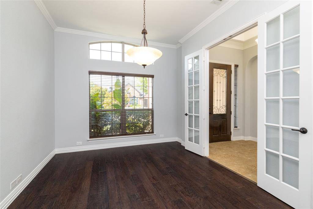 305 Dorset Court, Roanoke, TX 76262