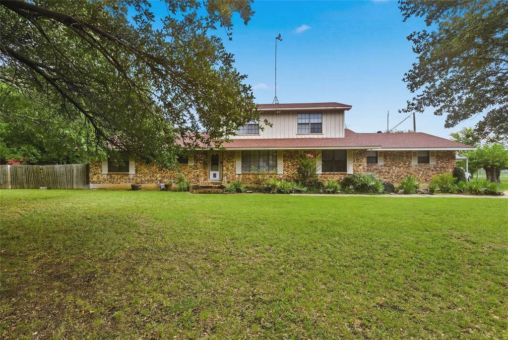 408 E Mulberry Street, Leonard, TX 75452