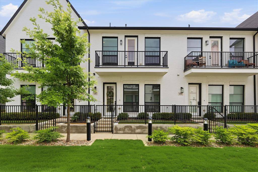131 Garden Court E, Arlington, TX 76013