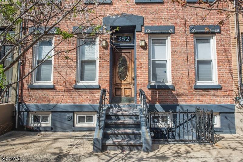 352 7Th St #6, Jersey City, NJ 07302