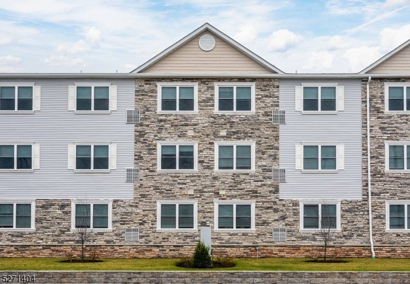 1025 RARITAN ROAD #401, Clark Twp., NJ 07066