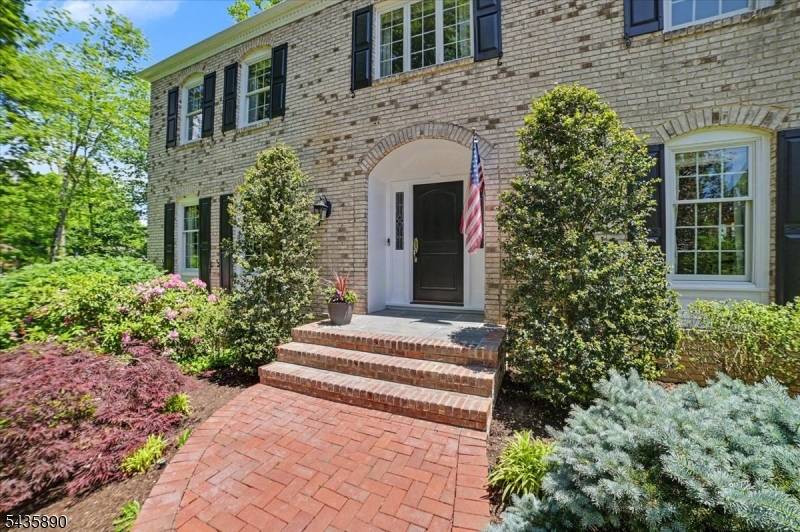 52 Hampton Rd, Chatham Twp., NJ 07928