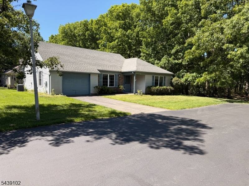541 Petunia Ln, Manchester Twp., NJ 08759