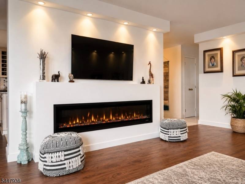 1 Claridge Dr #808, Verona Twp., NJ 07044