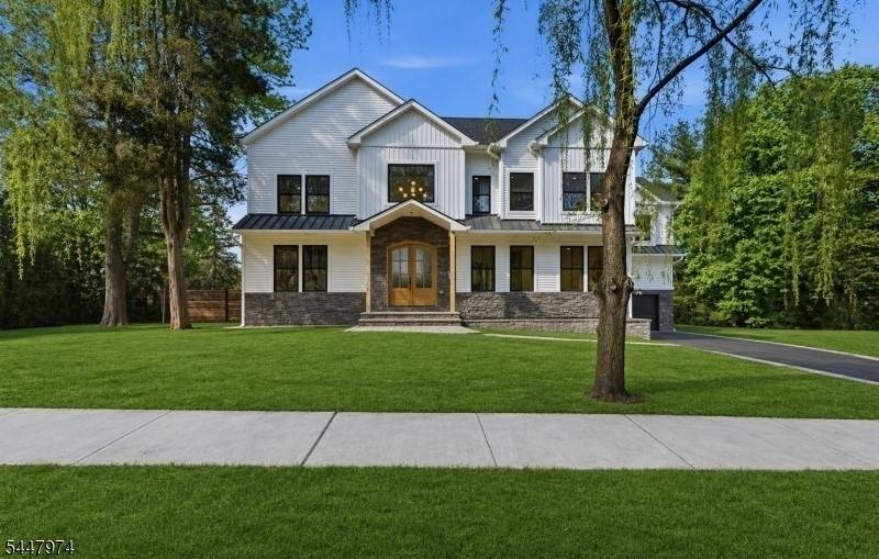 61 Hickory St, Metuchen Boro, NJ 08840