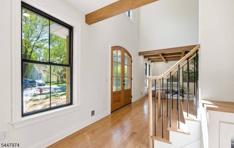 61 Hickory St, Metuchen Boro, NJ 08840