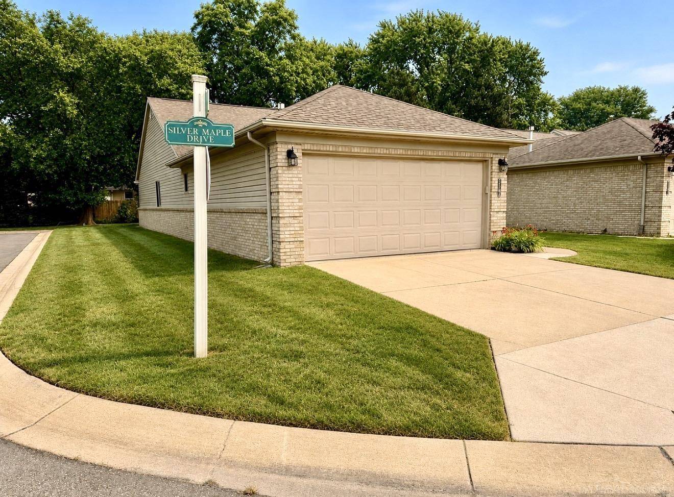 35300 Silver Maple DR, Clinton Twp, MI 48035