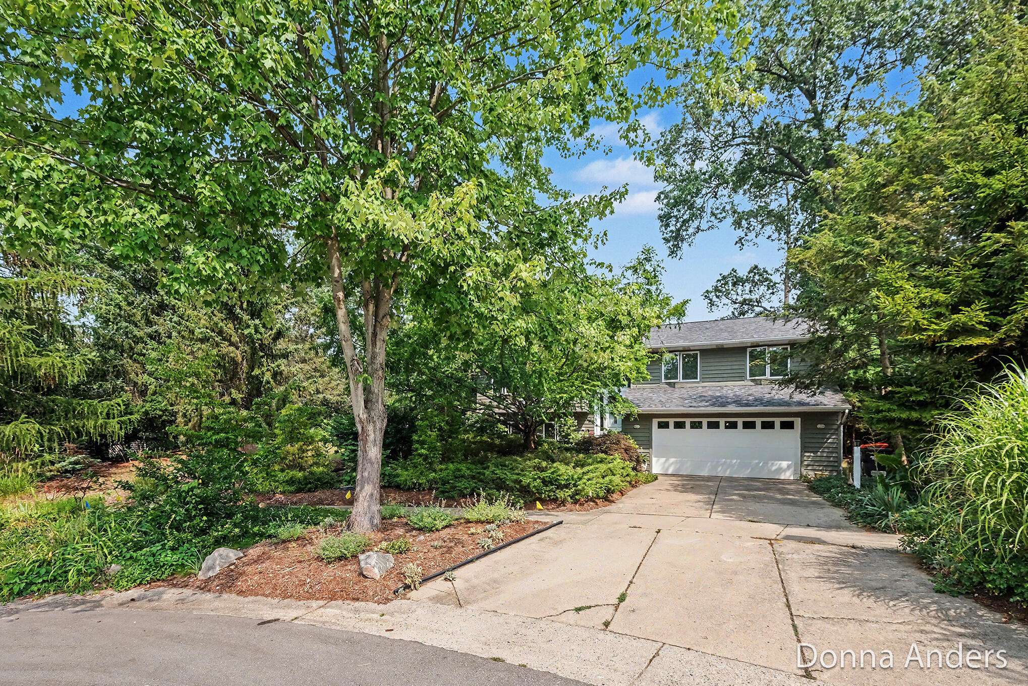 4872 Oakway CT NE, Plainfield Twp, MI 49525