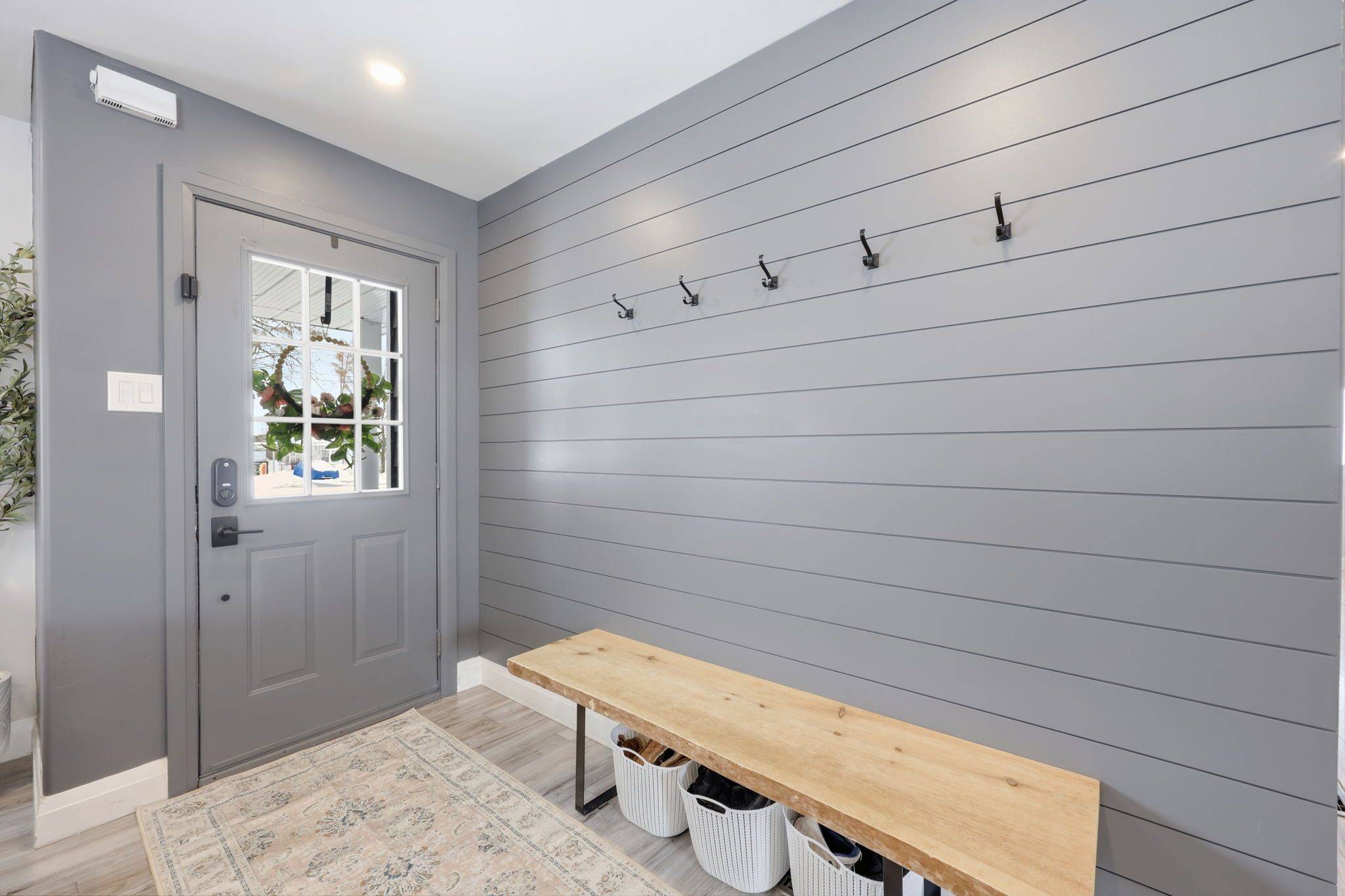 22 Cecil ST, Essa, ON L0M 1B3