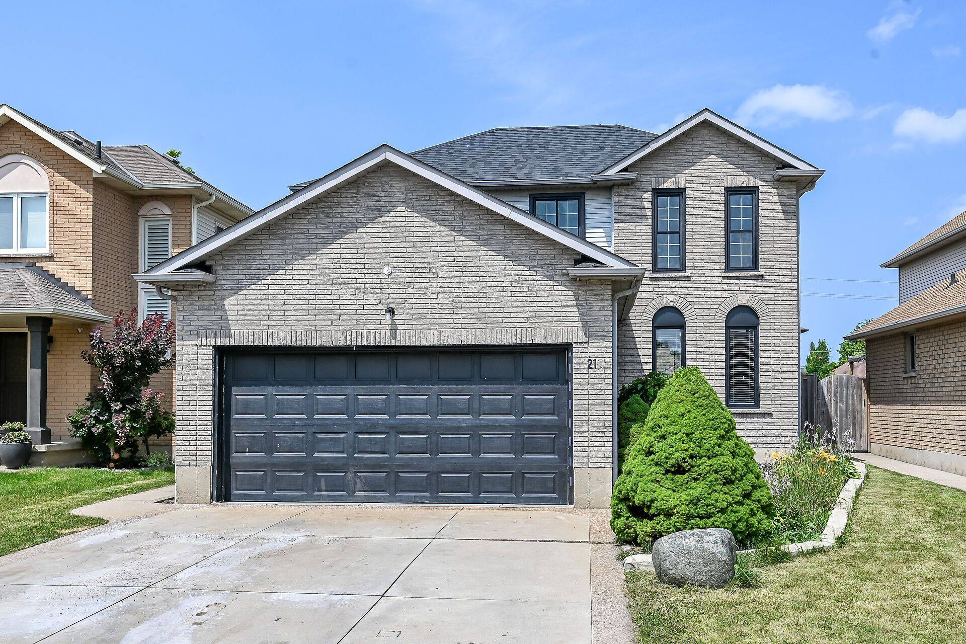 21 Springgarden CRES, Hamilton, ON L8J 2S5