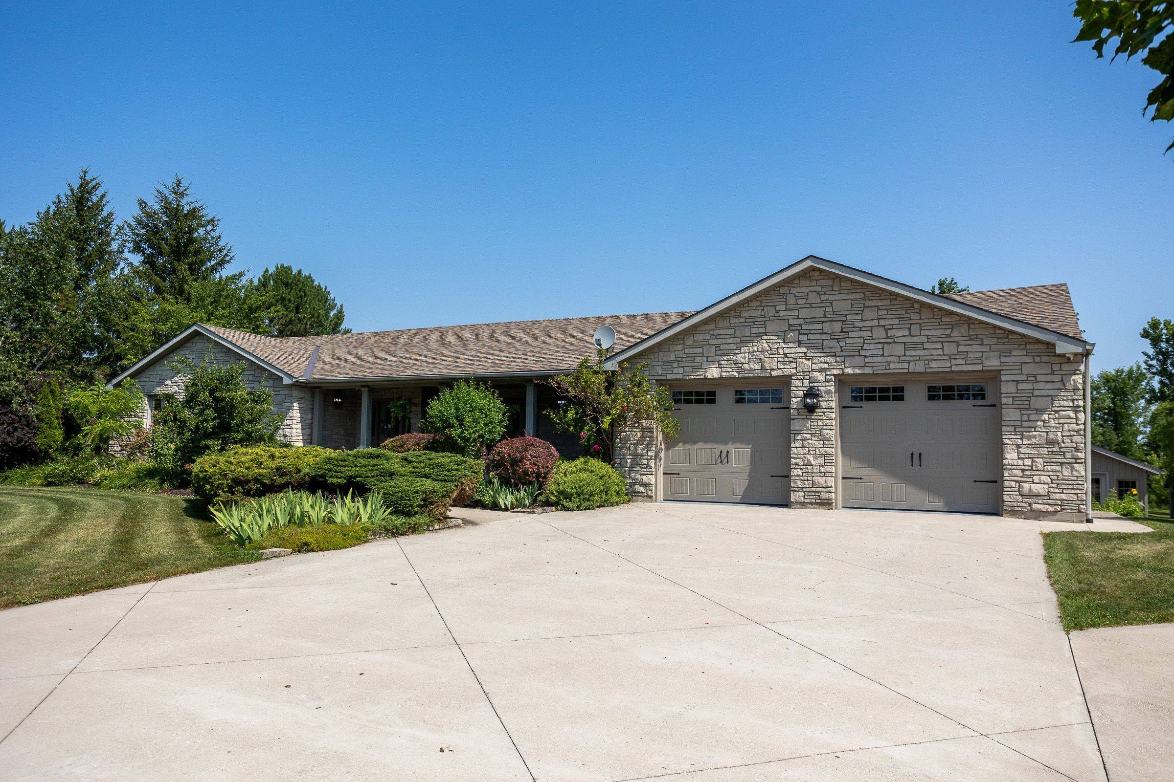 913 27th ST W, Georgian Bluffs, ON N4K 5N4
