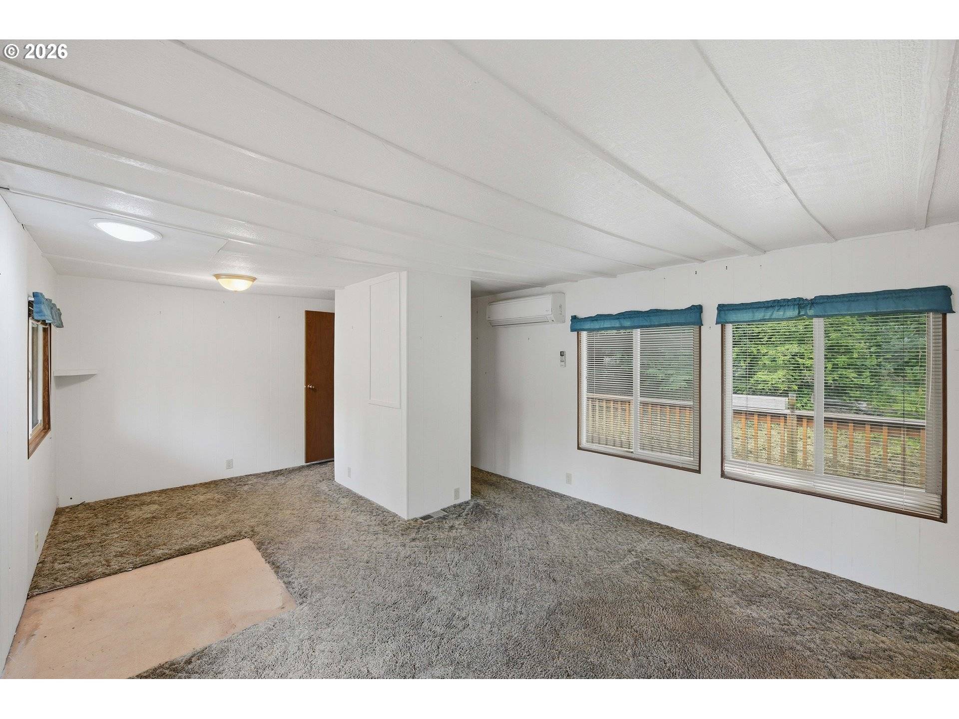 661 VILLAGE PINES DR, Coos Bay, OR 97420