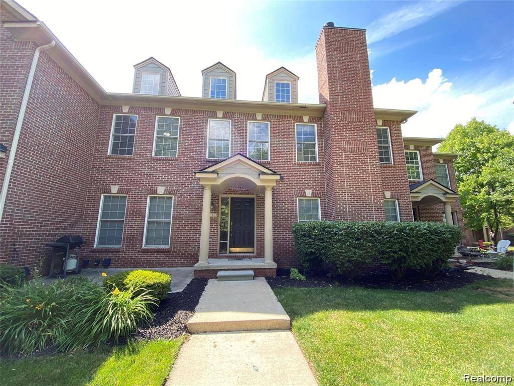 215 S VILLAGE WAY, Canton Charter Township, MI 48188