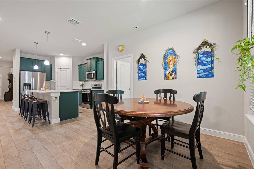 5709 Round Hill Road, Denton, TX 76210