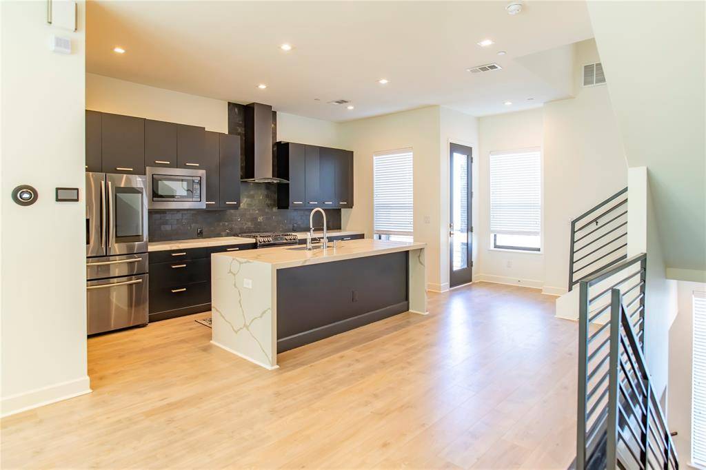 2000 Park Avenue #110, Dallas, TX 75215