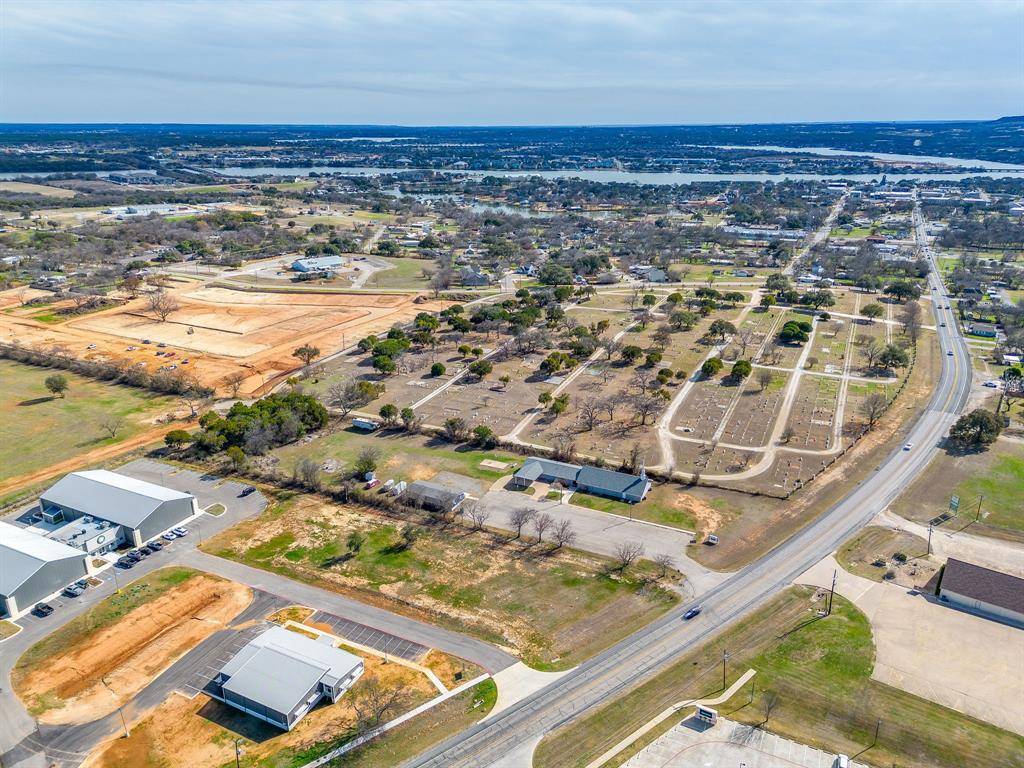 900 Tucker Way, Granbury, TX 76048