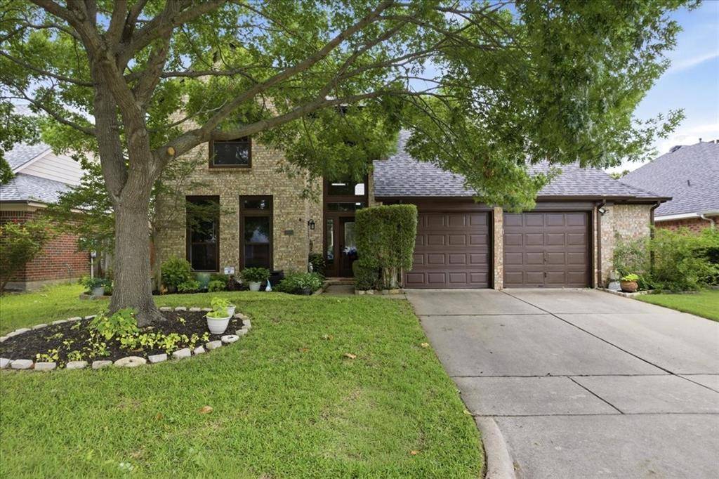 6801 Briarwood Drive, Fort Worth, TX 76132