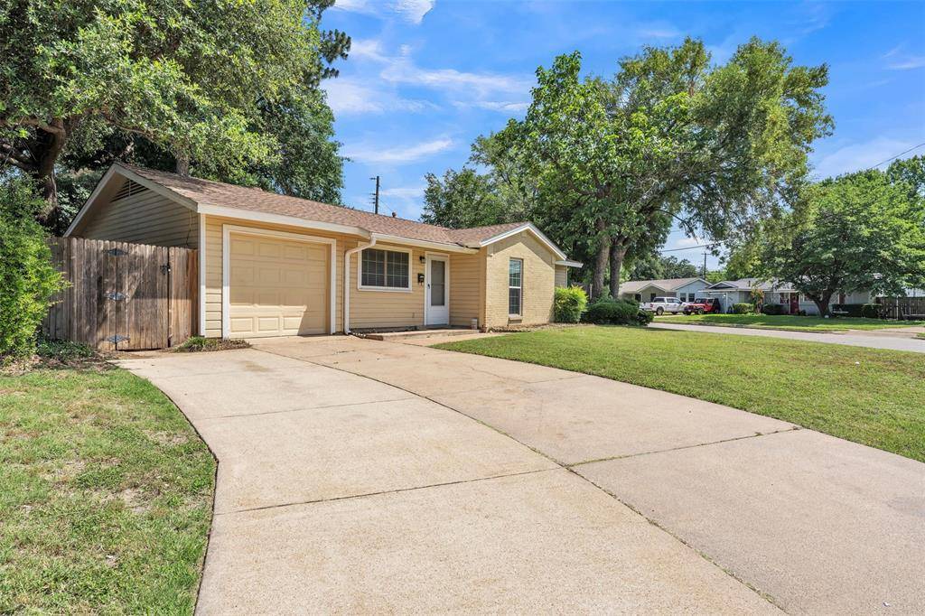 1801 Anderson Street, Irving, TX 75062