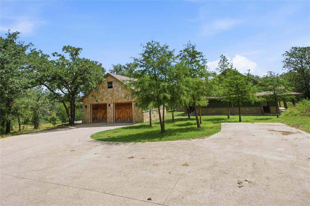722 Three Skillet Road, Springtown, TX 76082