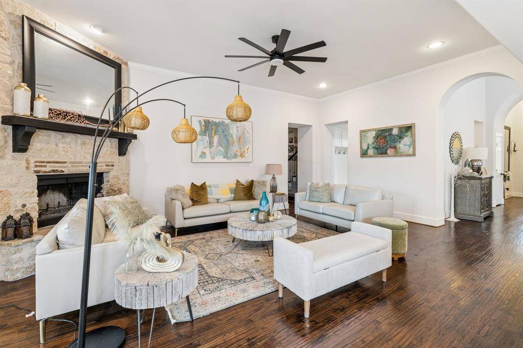 329 Hitch Wagon Drive, Mckinney, TX 75071