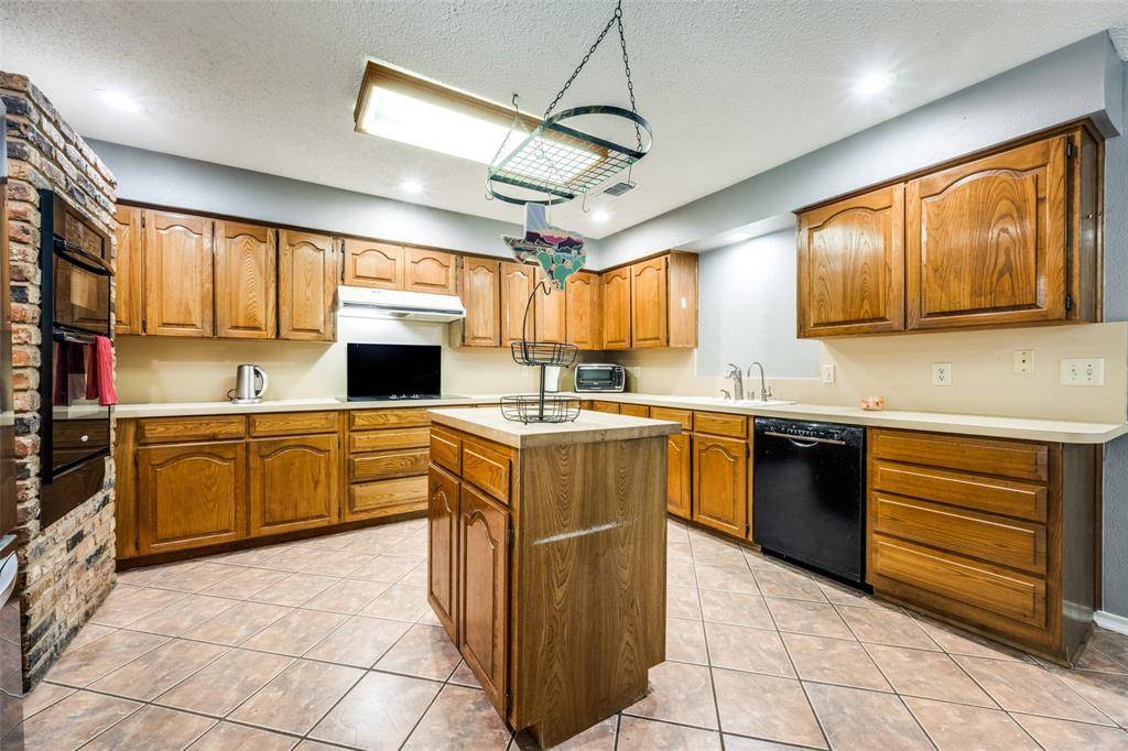 2144 Savannah Trail, Denton, TX 76205