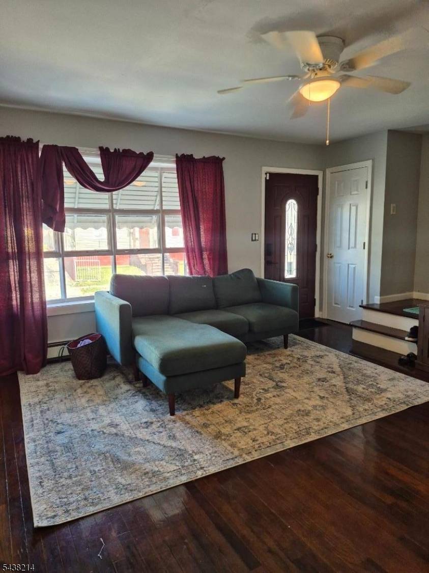 369 E 28Th St, Paterson City, NJ 07514