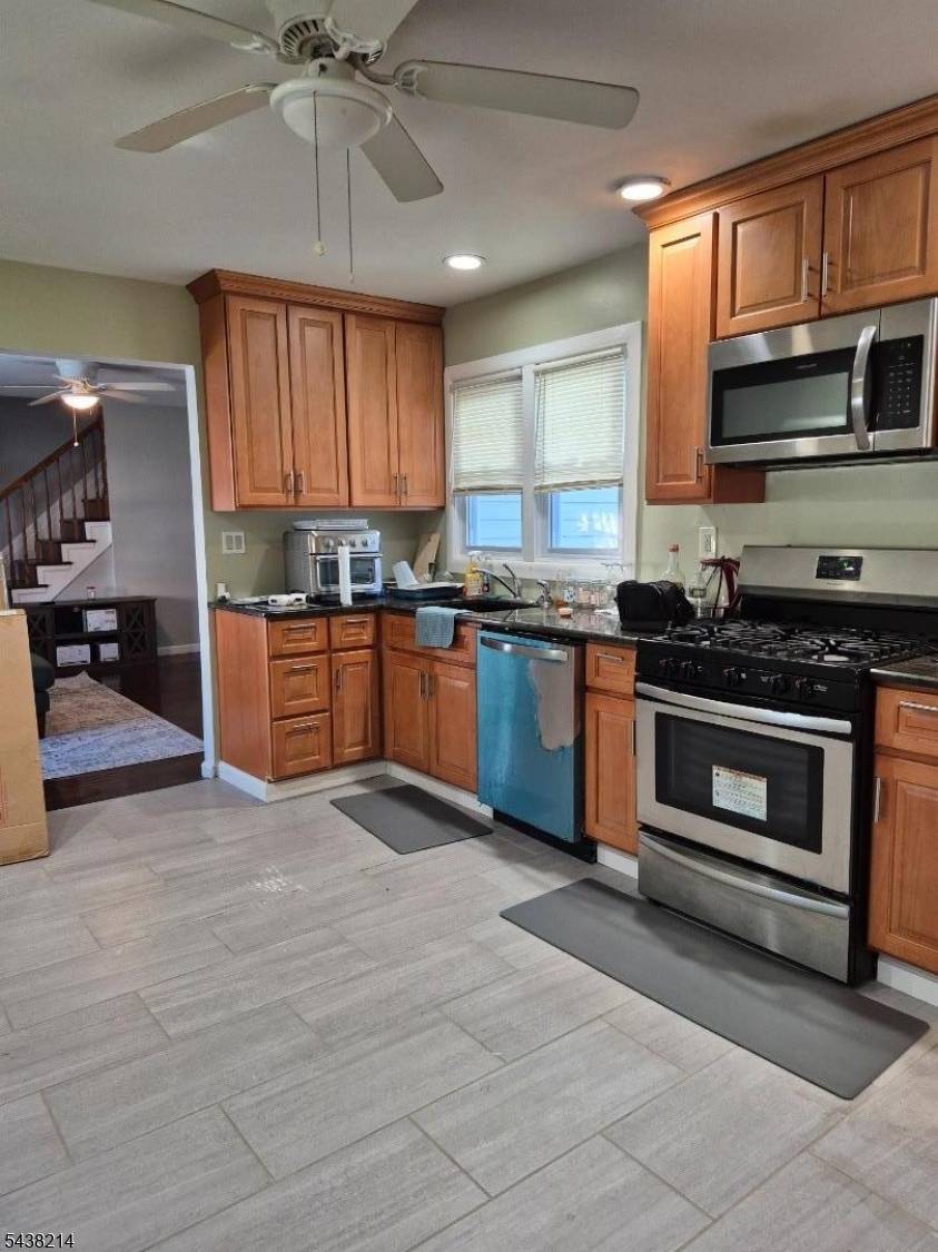 369 E 28Th St, Paterson City, NJ 07514