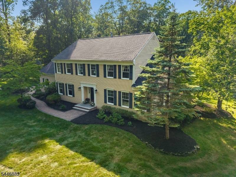33 Willow Dr, Chester Twp., NJ 07930