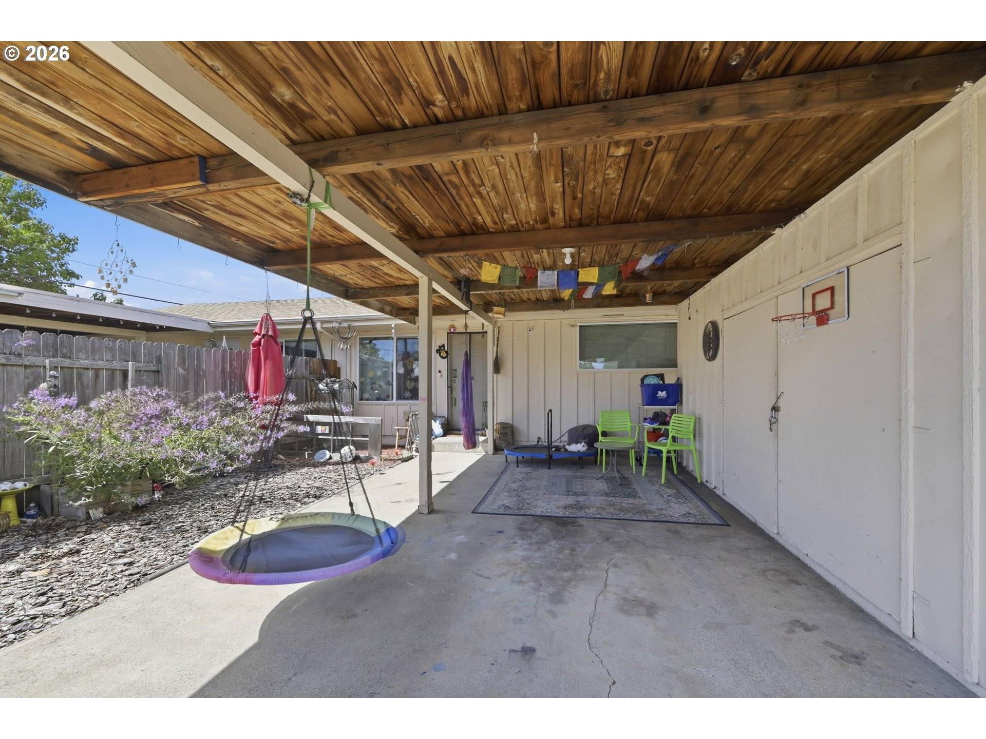 5104 E ST, Springfield, OR 97478