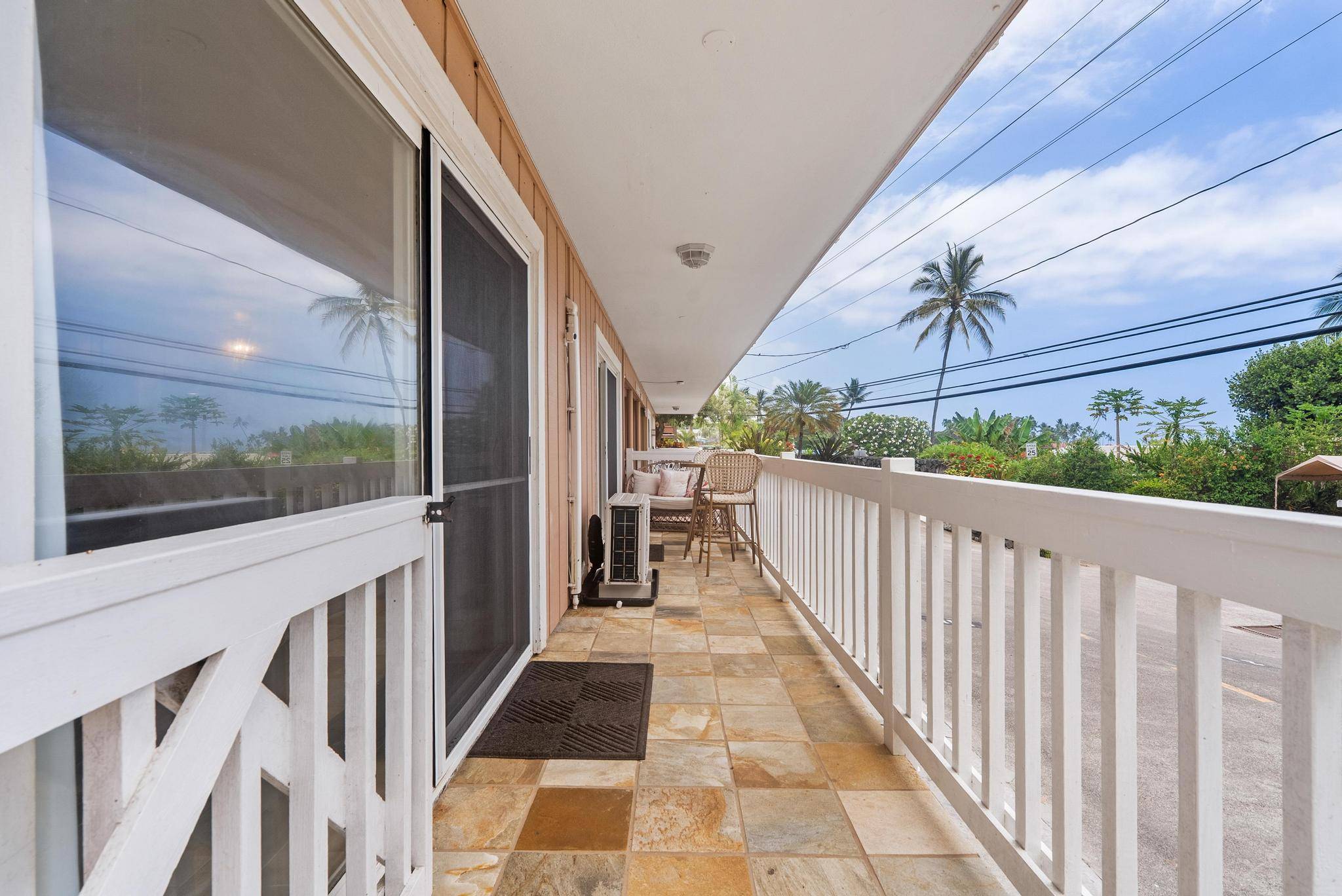 78-6665 ALII DR #101, Kailua Kona, HI 96740