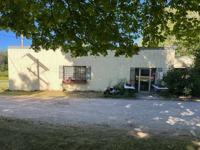 6613 Frankfort HWY, Benzonia Twp, MI 49617