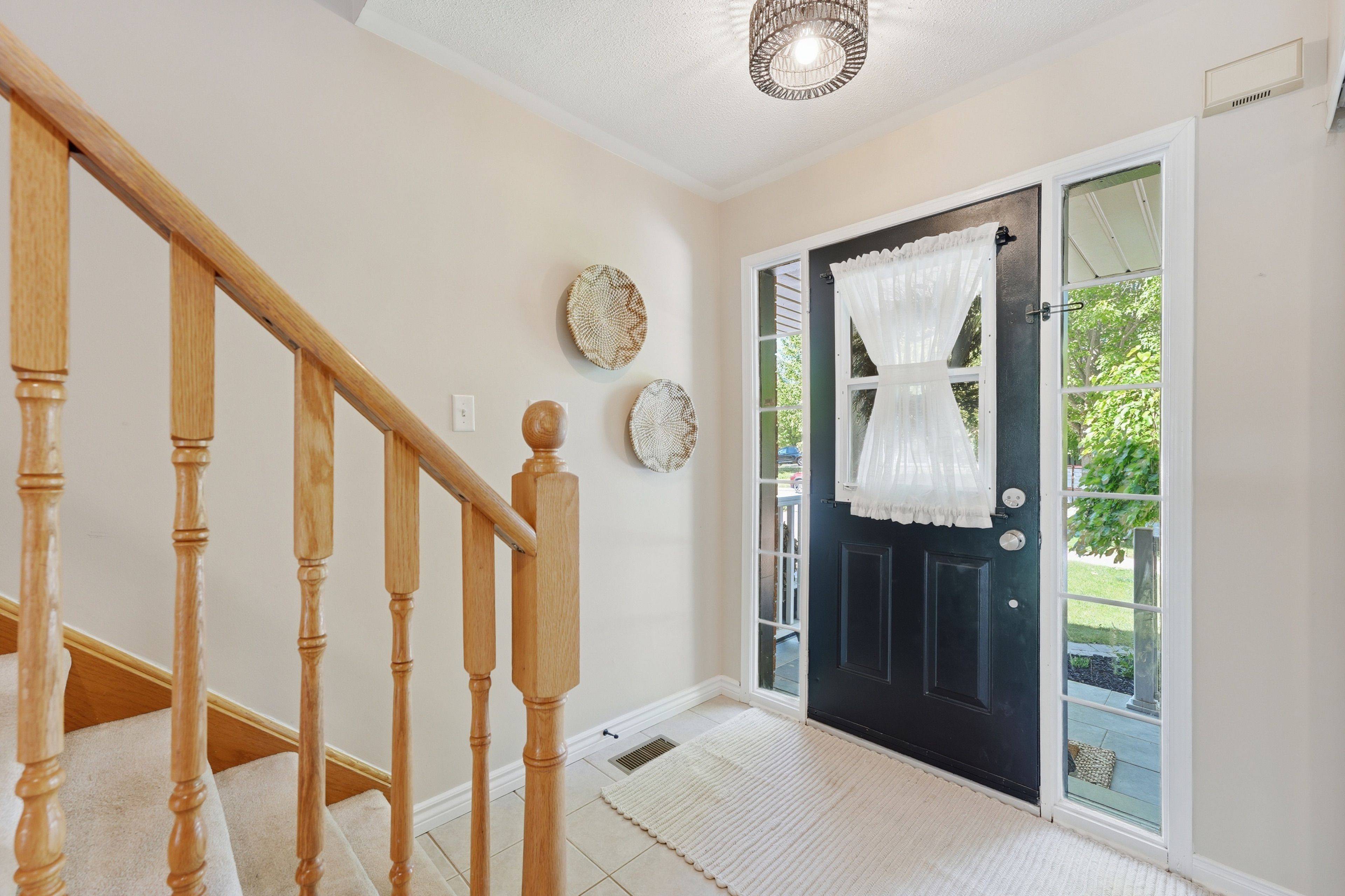 3 Battenberg CT, East Gwillimbury, ON L0G 1M0