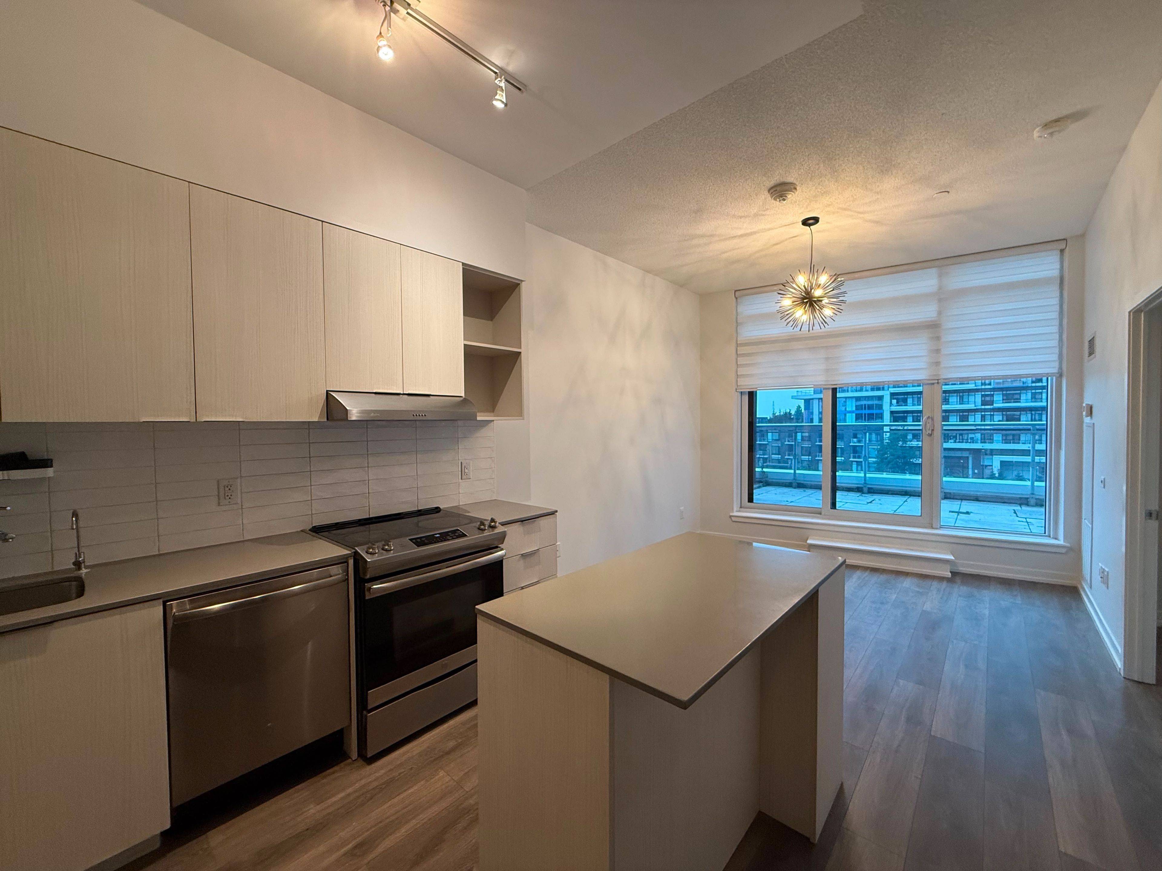 2520 Eglinton AVE W #323, Mississauga, ON L5M 0Y4