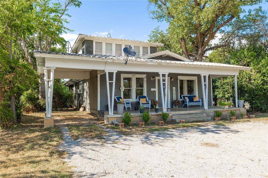 1909 Coggin Avenue, Brownwood, TX 76801