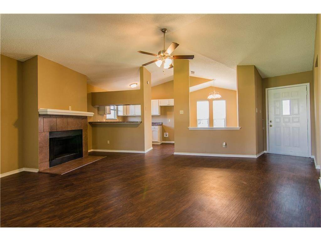 1080 W Hills Terrace, Saginaw, TX 76179