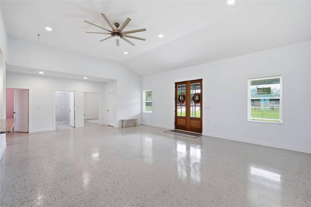 151 Kasberg Road, Leroy, TX 76654