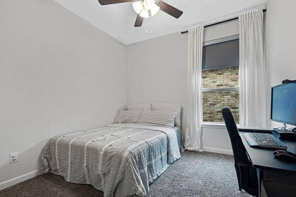 15909 Tottenhall Pass, Fort Worth, TX 76247