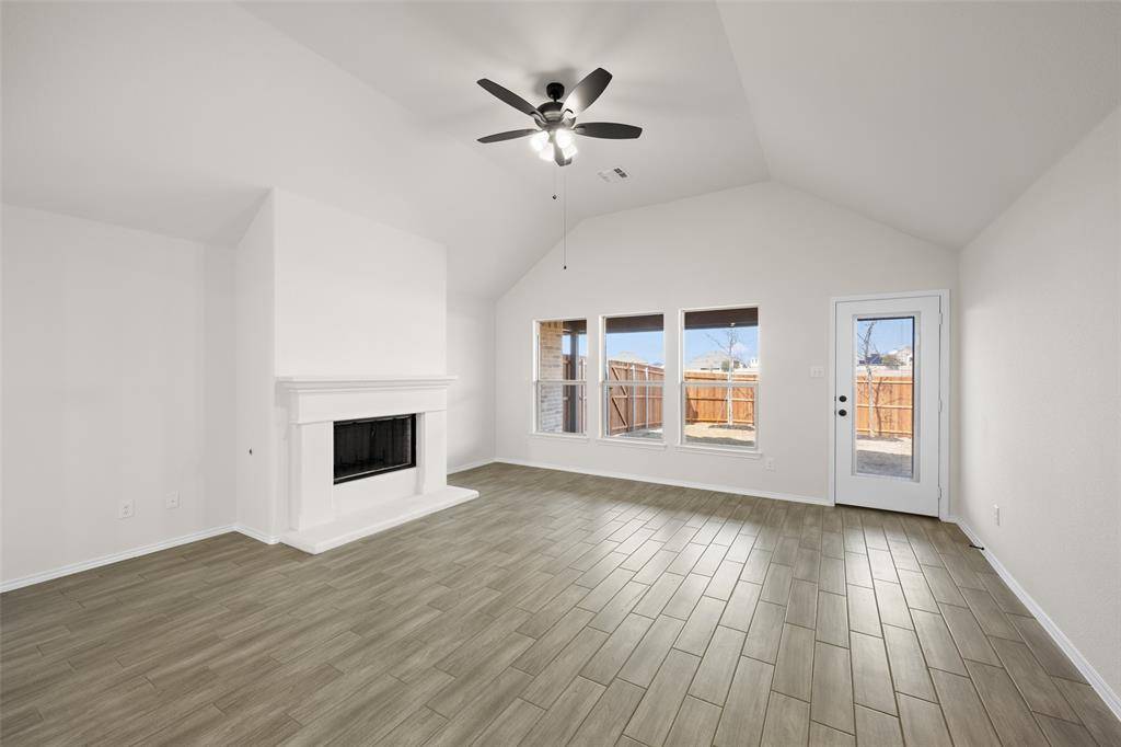 2825 Holstein Drive, Midlothian, TX 76065