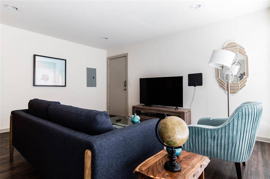 2806 Reagan Street #102, Dallas, TX 75219