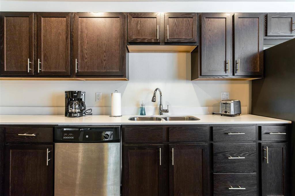 2806 Reagan Street #102, Dallas, TX 75219