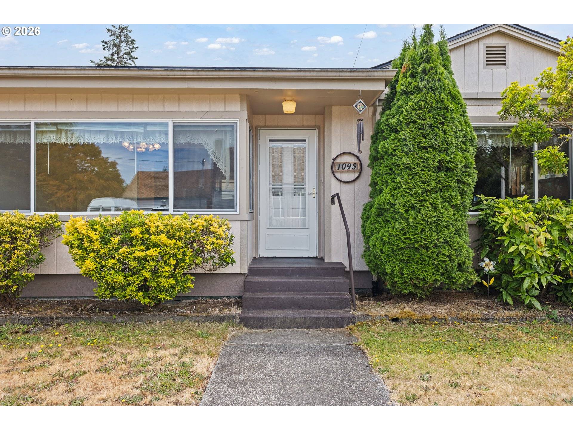 1095 W 11TH ST, Coquille, OR 97423