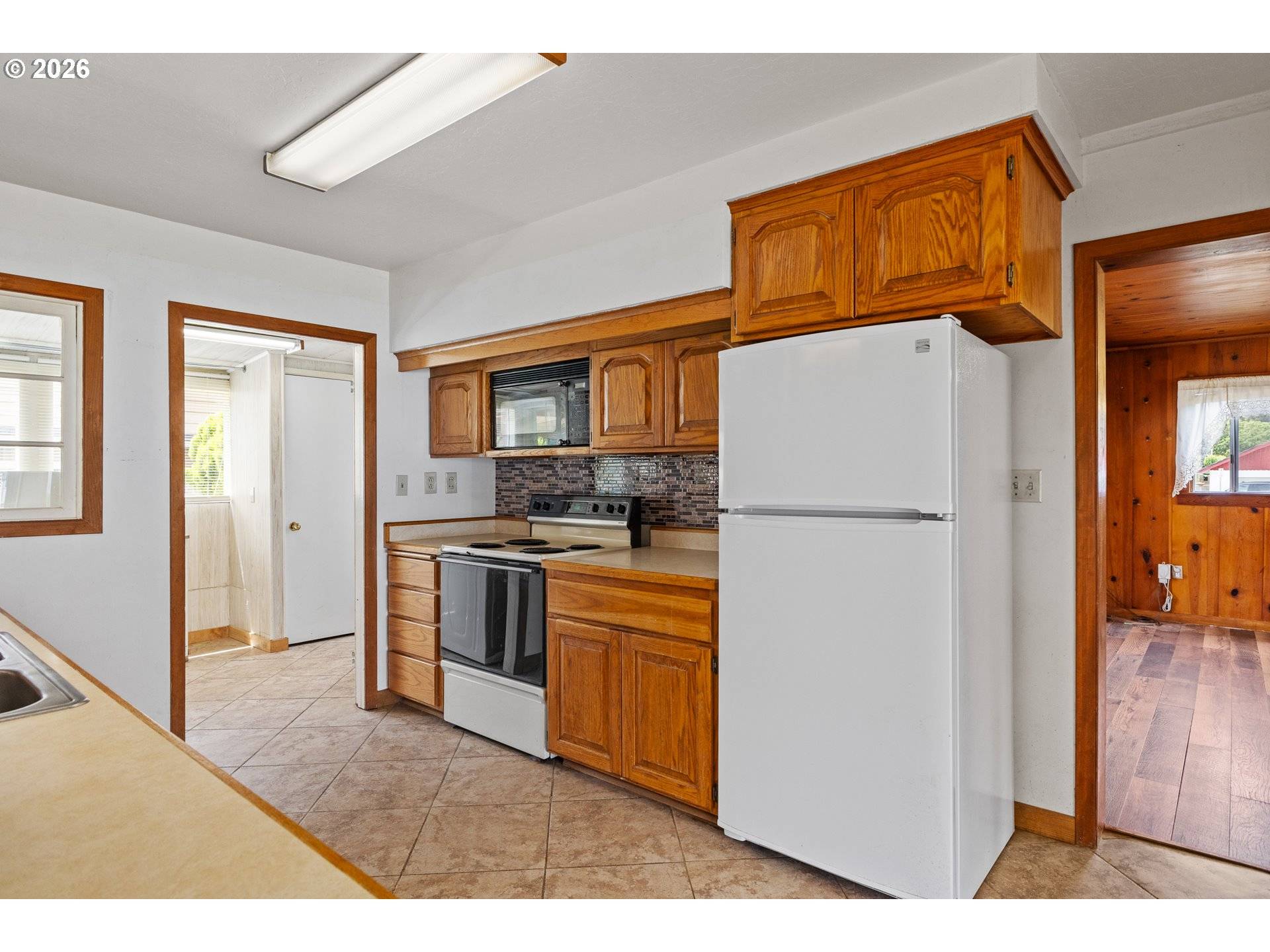 1095 W 11TH ST, Coquille, OR 97423