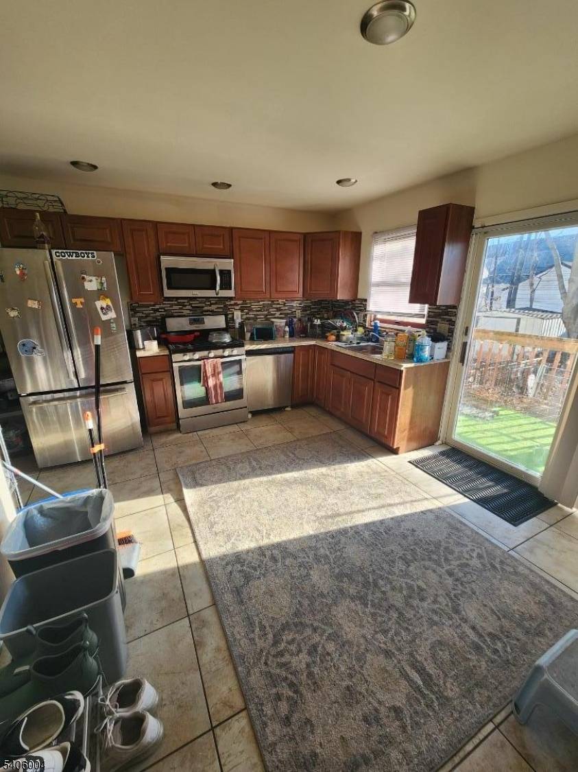 1310 E Henry St, Linden City, NJ 07036
