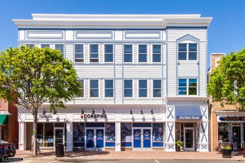 246 Main St #404, Chatham Boro, NJ 07928