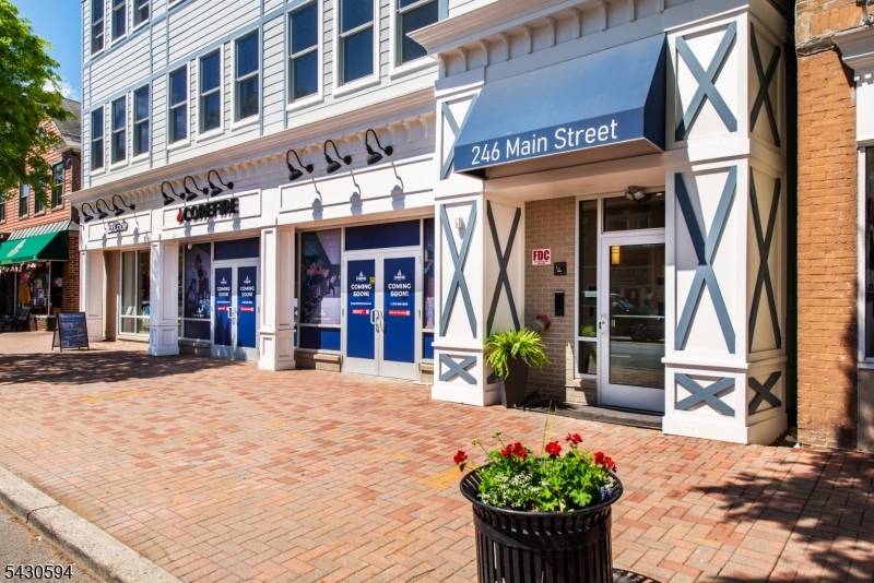 246 Main St #404, Chatham Boro, NJ 07928