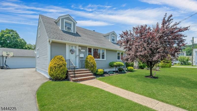 59 Mitchell Ave, Totowa Boro, NJ 07512