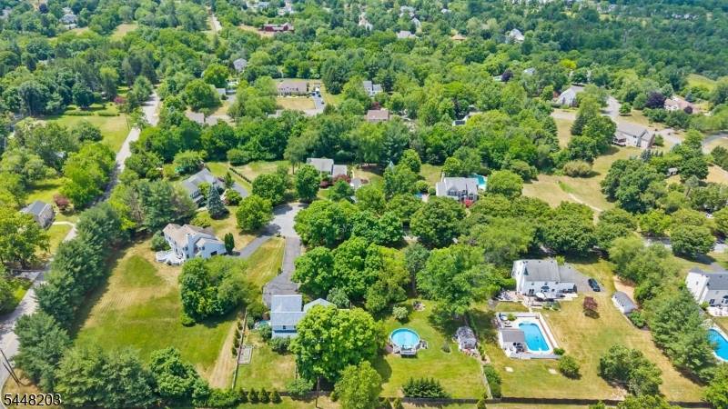 9 Mills Ct, Raritan Twp., NJ 08822