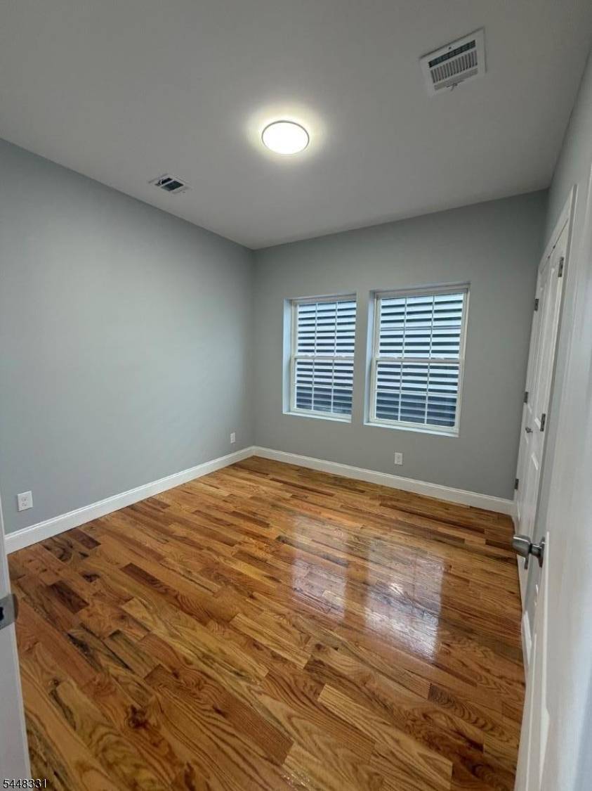 512 S 15Th St #3, Newark City, NJ 07103